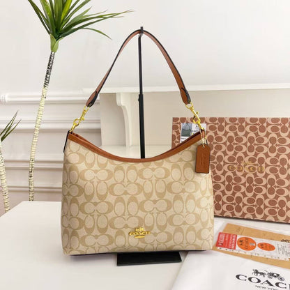 Coach
85 dhs🇦🇪🇦🇪
With box

Zain219
♥️♥️♥️