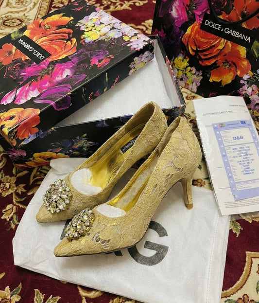 D&G.  
120 dhs🇦🇪
Size. 36 to 41.

Zain175
♥️♥️♥️