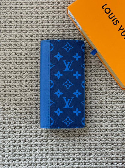 LV
*New Long wallet* 
*Master quality*
230 dhs💓

Zain179
♥️♥️♥️