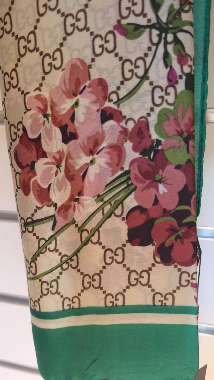 Ladies scarfs 
40 dhs🇦🇪🇦🇪

Zain161
♥️♥️♥️