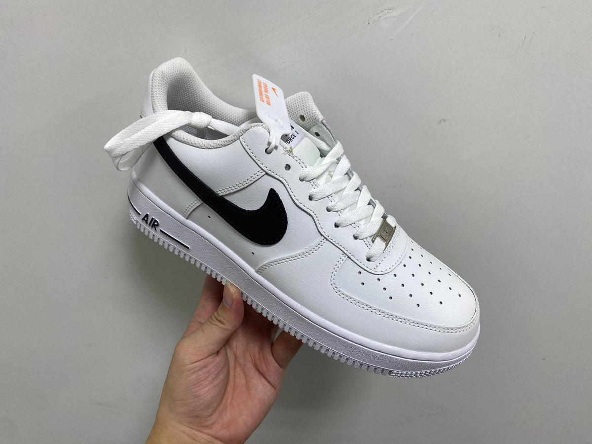 Airforce 1 ‘black and white’🖤🤍
36-45 AVAILABLE 
135 dhs🇦🇪🇦🇪

Zain242
♥️♥️♥️