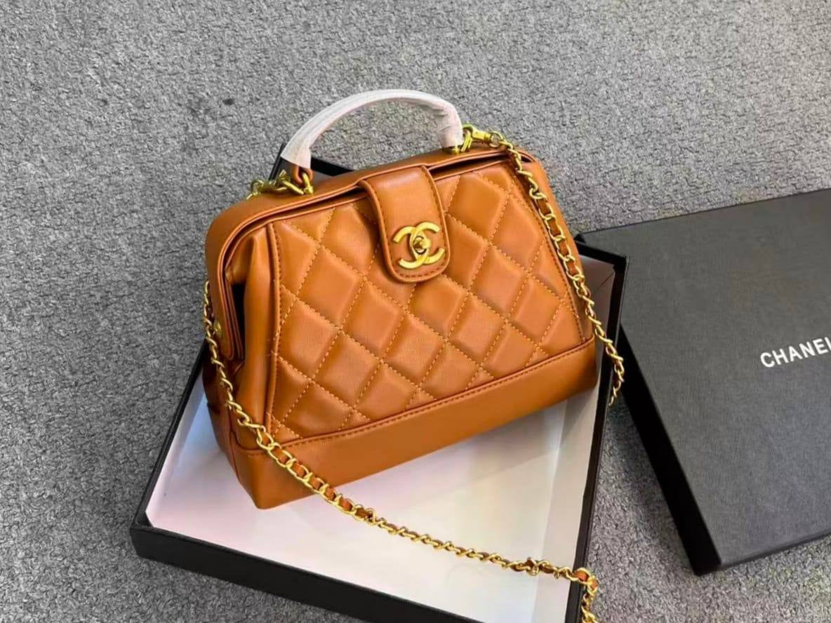 Chanel

90 dhs🇦🇪🇦🇪

with box

Zain26
♥️♥️♥️