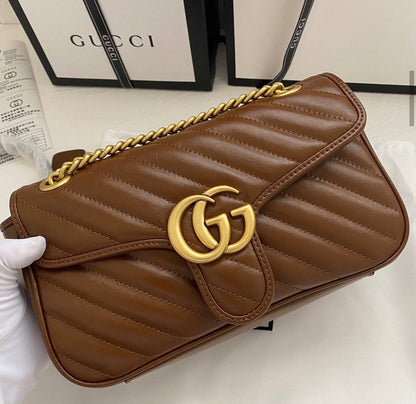 Gucci
95 dhs✅
with box

Zain235
♥️♥️♥️