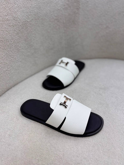 Hermes
110 dhs✅
Size 40-46

Zain55
♥️♥️♥️