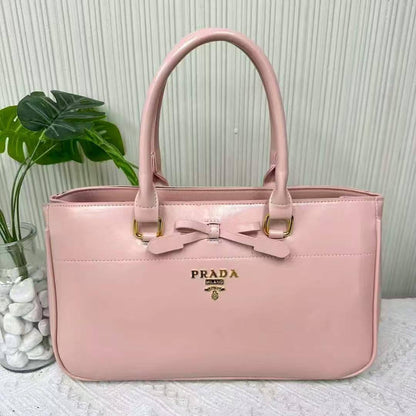 New prada 
80 dhs🇦🇪🇦🇪

Zain232
♥️♥️♥️