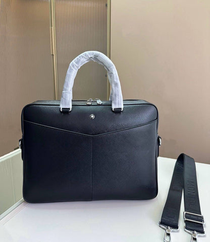 Montblanc 
Laptop bag 

copy one 
new came 
265 dhs🇦🇪🇦🇪

Zain295
♥️♥️♥️