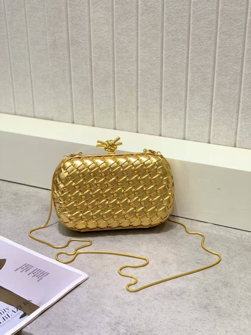 Bottega

100 dhs🇦🇪🇦🇪🇦🇪

High-quality 
with box

Zain35
♥️♥️♥️