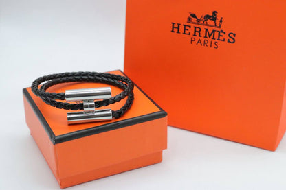 Bracelet 
55 dhs💓
+Box and paper bag🎁

Zain33
♥️♥️♥️