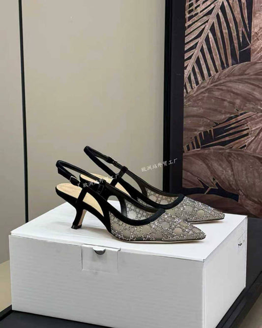 Dior
Size 36-42 
140 dhs🪙🌨️

Zain57
♥️♥️♥️