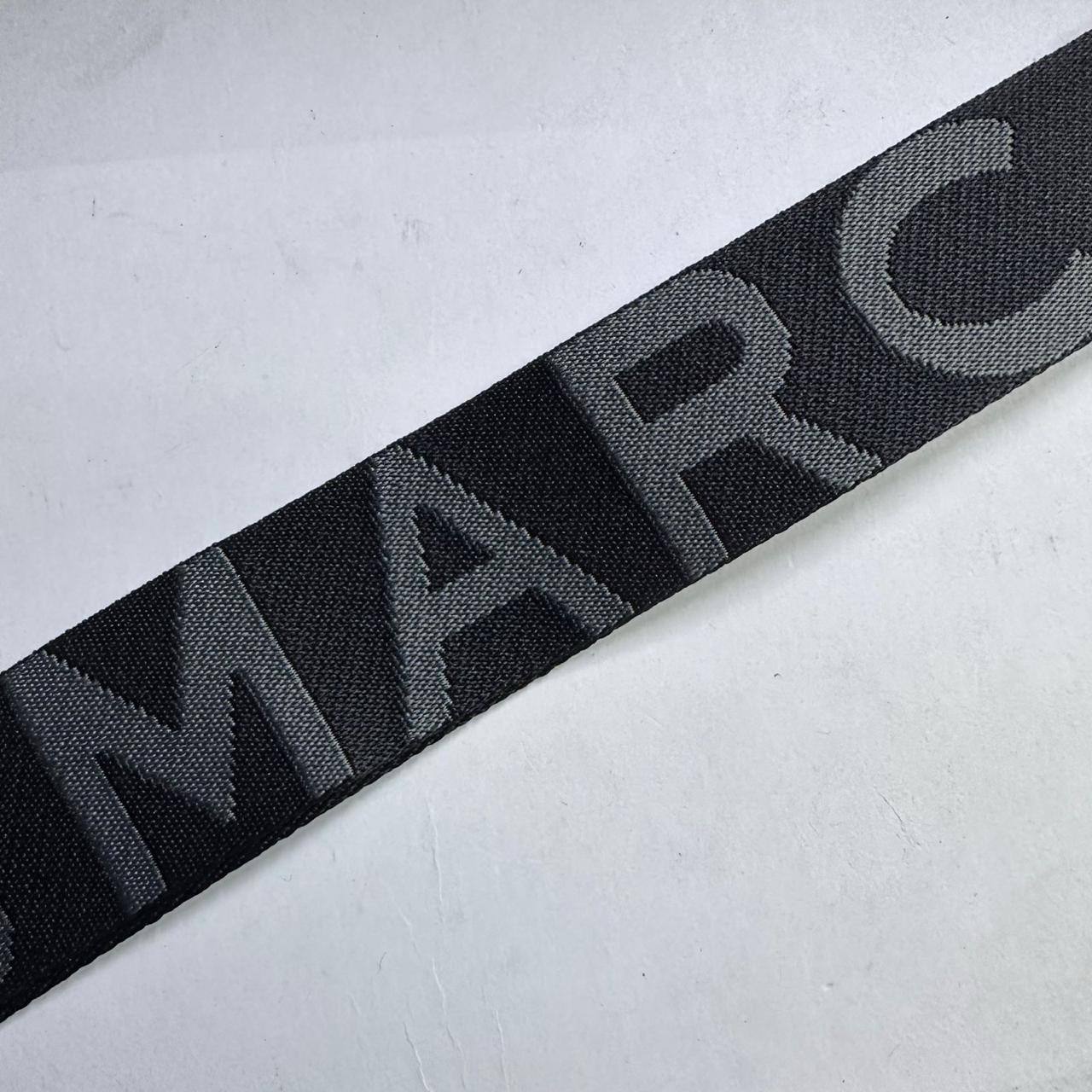 Marc Jacobs
21*11*6cm
75 dhs💓

Zain17
♥️♥️♥️