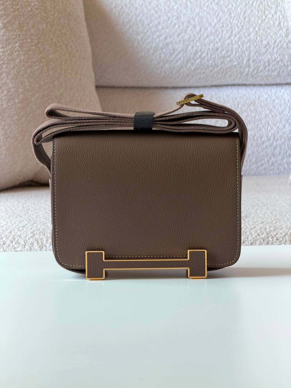 Hermes Getta 

20cm💕

master quality

😍with box❤️

360 DHS🇦🇪🇦🇪

Zain52
♥️♥️♥️
