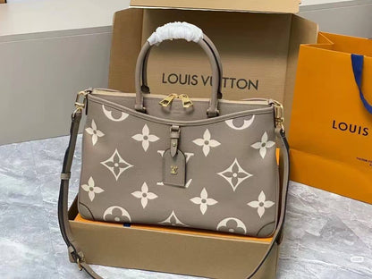 Mixed bags

Valentines 
Lv
120 dhs🇦🇪🇦🇪

Zain10
♥️♥️♥️