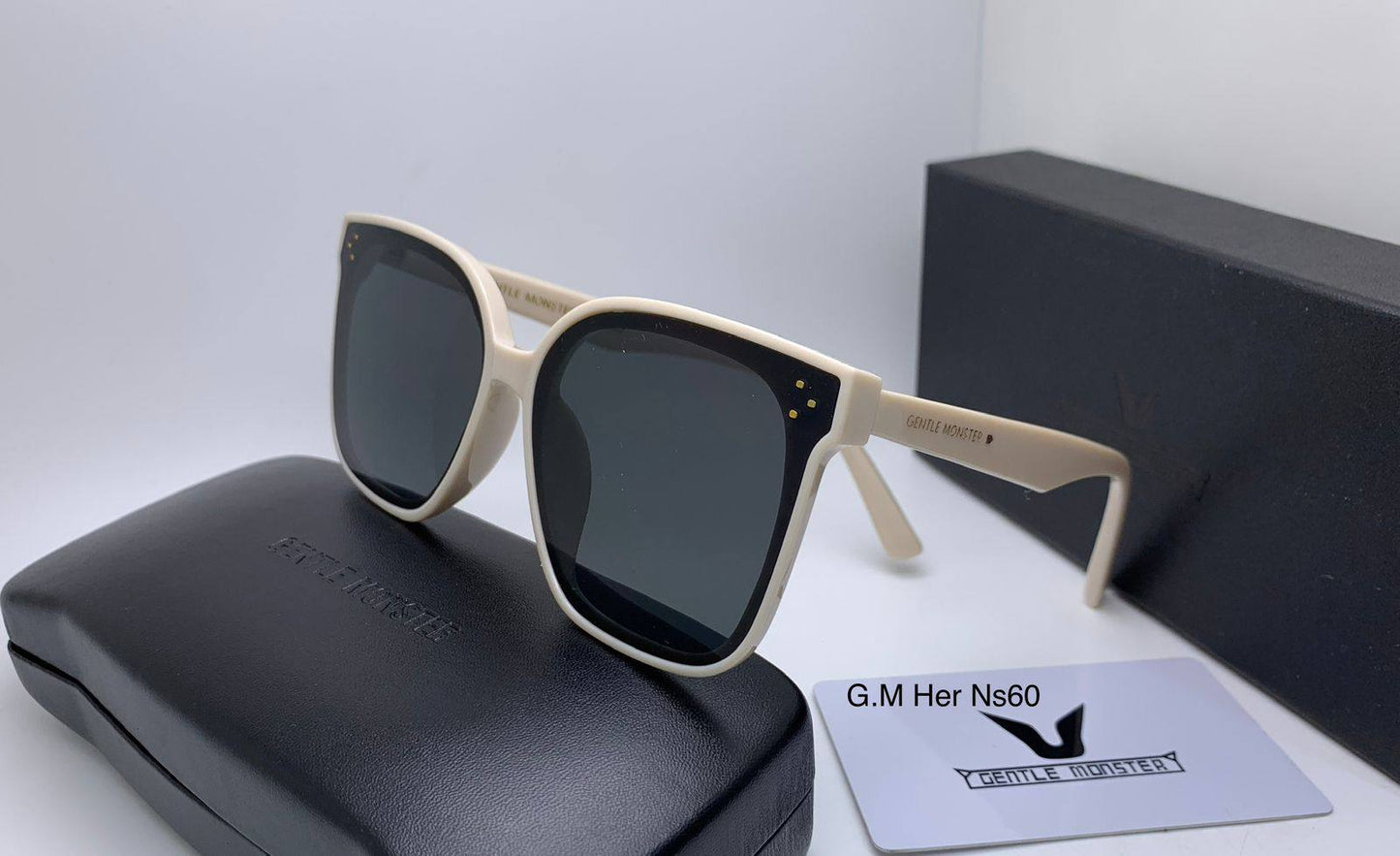 Sunglasses
70 dhs🪙🌨️

Zain126
♥️♥️♥️