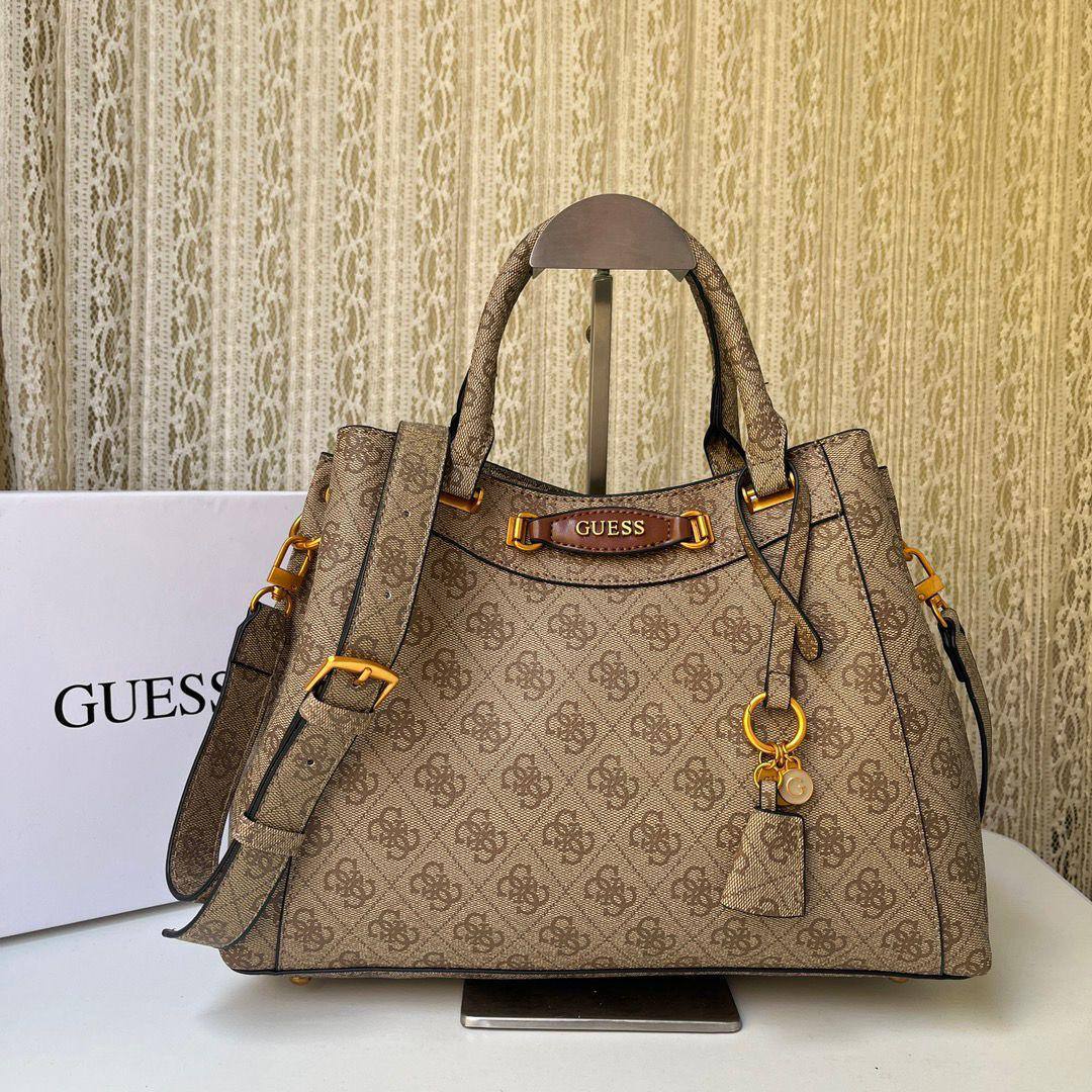 Guess tote
Size: 34 * 24 * 12 cm
95 dhs🪙💕

Zain115
♥️♥️♥️