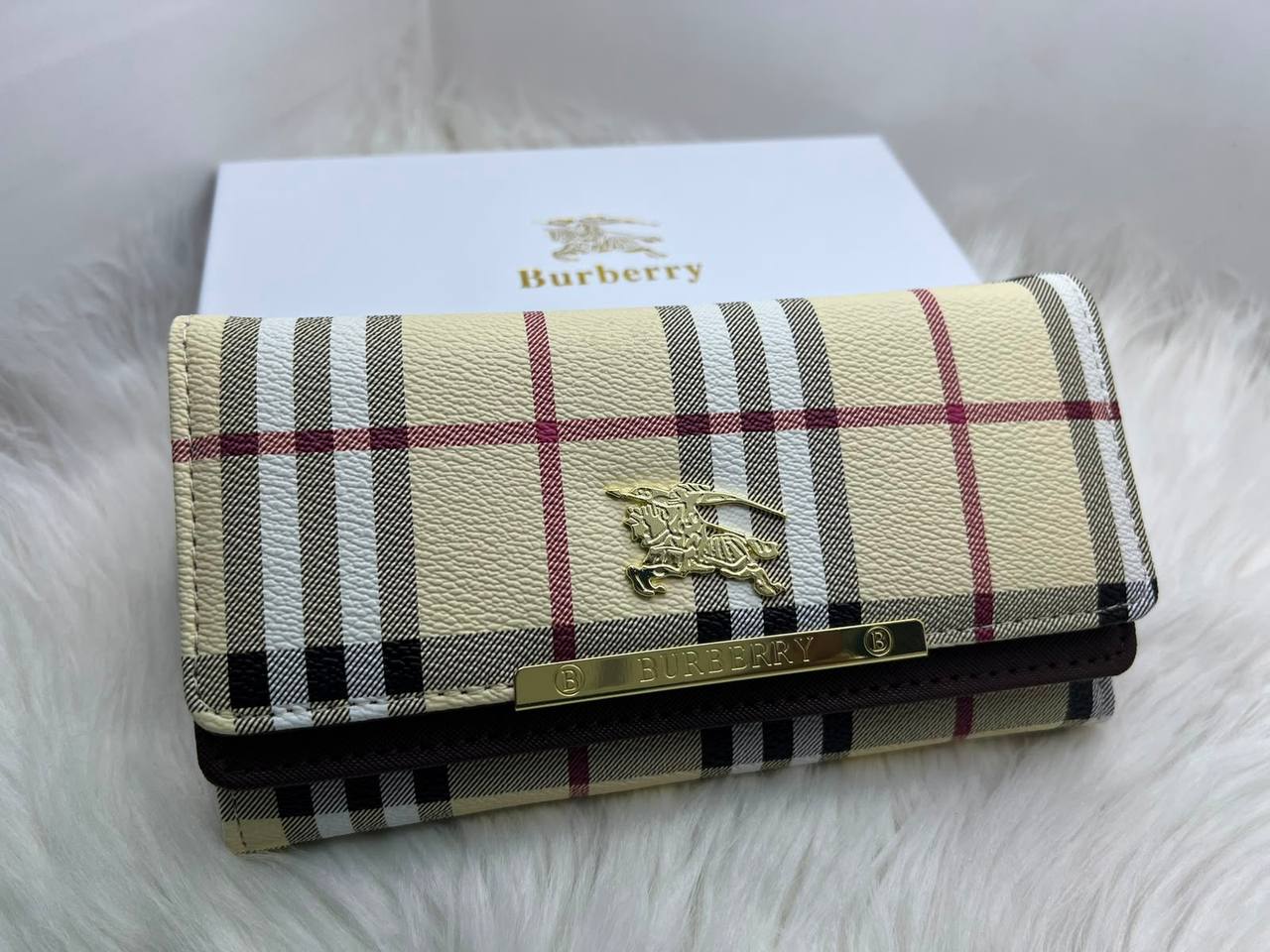 Wallets
45 dhs🇦🇪🇦🇪

Zain182
♥️♥️♥️