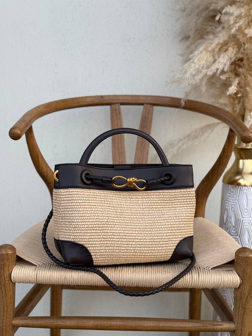 Available Again✨✨✨
BOTTEGA VENETA
25cm
340 dhs🪙💕
Top quality 
With box🎁

Zain167
♥️♥️♥️