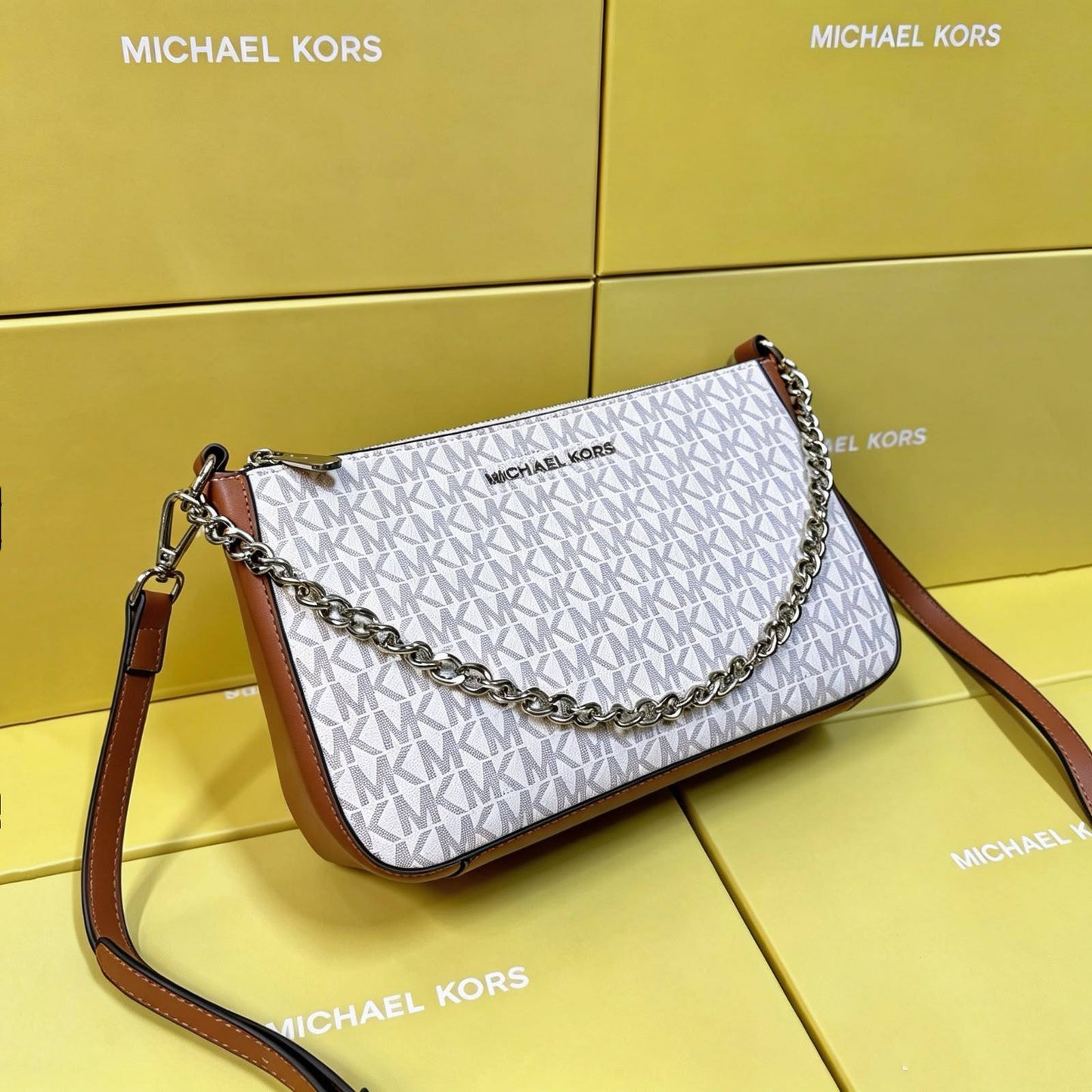 MK 
GOOD QUALITY 
WITH BOX  
100 dhs🇦🇪🇦🇪

Zain295
♥️♥️♥️