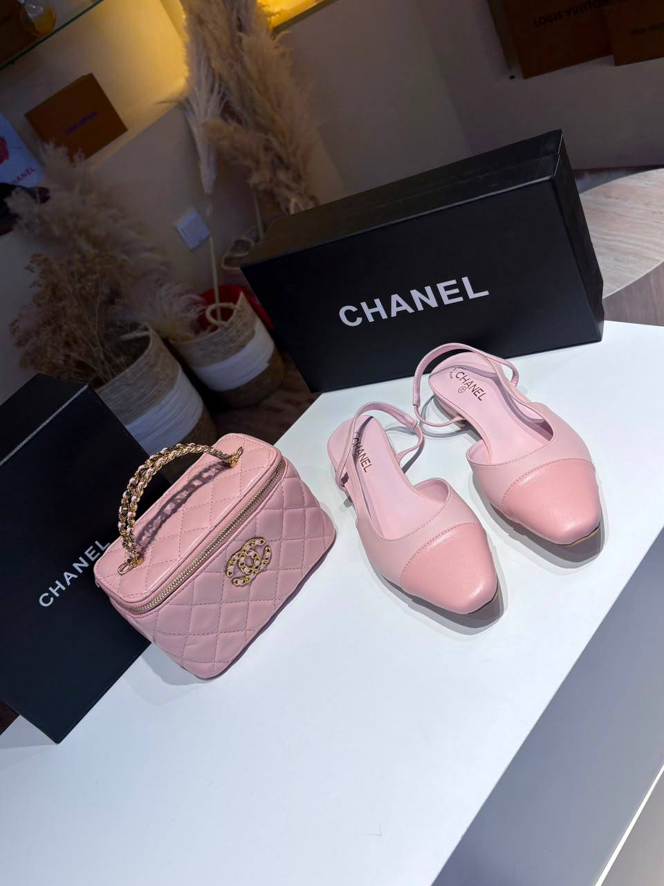 Chanel Set
195 dhs✅

Zain107
Zain145
♥️♥️♥️
