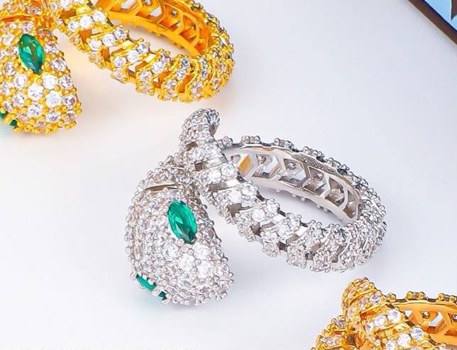 APM set
Bangle 
Ring 💍 
Master quality 🪅

*120* AED normal box 📦 
*140* AED master box 🗃️

Zain48
♥️♥️♥️