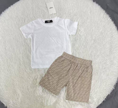 Fendi
Loewe
Dior
Gucci
D&G 


3-6m，6-12m，12-18m，2-3y，3-4y，4-5y，5-6y，7-8y，9-10y，11-12y。

110 aed

Zain151
♥️♥️♥️