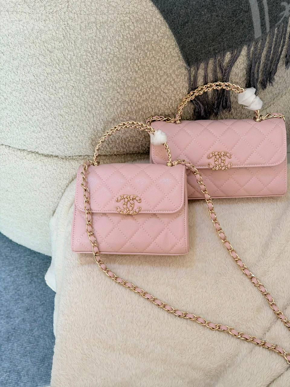 Chanel

Big:230 dhs🇦🇪🇦🇪
Small: 210 dhs🇦🇪🇦🇪

Zain134
♥️♥️♥️