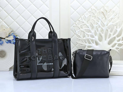 MARC JACOBS
 THE TOTE BAG  
GOOD QUALITY
110 dhs✅

Zain17
♥️♥️♥️