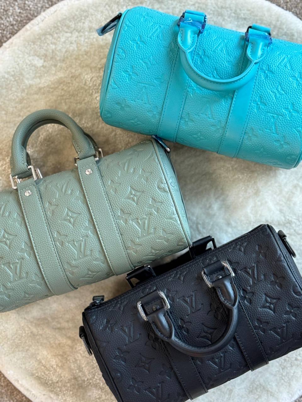 *NEW COLLECTION:BD046❗*
*BRAND- LOUIS VUITTON ❗*
*Keepall Bandouliere 25 BAG❗*
*SUPER MASTER QUALITY ❗*
*❗❗*
*BOX WITH  PAPERBAG ❗*
For Price 👇 WTSP Text Zain 0568585901

Zain267
♥️♥️♥️