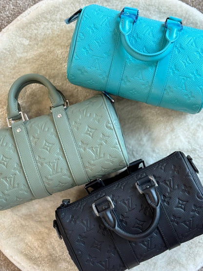 *NEW COLLECTION:BD046❗*
*BRAND- LOUIS VUITTON ❗*
*Keepall Bandouliere 25 BAG❗*
*SUPER MASTER QUALITY ❗*
*❗❗*
*BOX WITH  PAPERBAG ❗*
For Price 👇 WTSP Text Zain 0568585901

Zain267
♥️♥️♥️