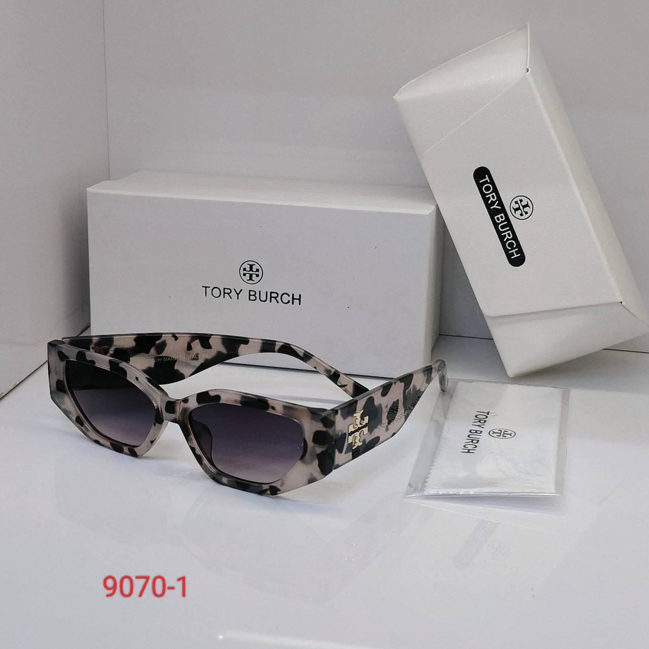 SUNGLASSES 🕶️
GOOD QUALITY 
50 dhs✅

Zain40
♥️♥️♥️