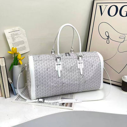 GOYARD    
travel bag
Size 53×28cm

110 dhs💓

Zain04
♥️♥️♥️