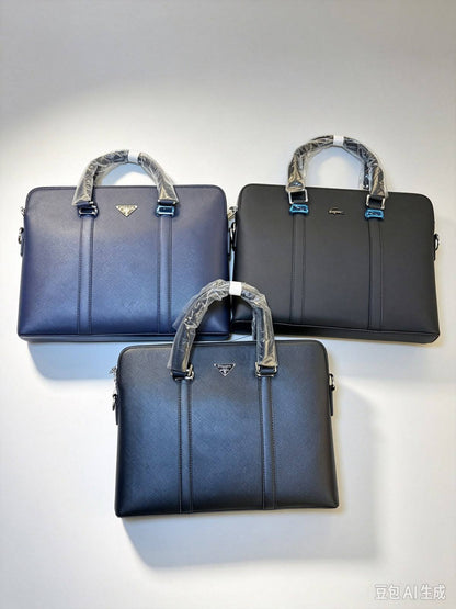 New arrived 

LAPTOP 💻 bags

110 dhs🇦🇪🇦🇪🇦🇪

Size 38cm

Zain200
♥️♥️♥️