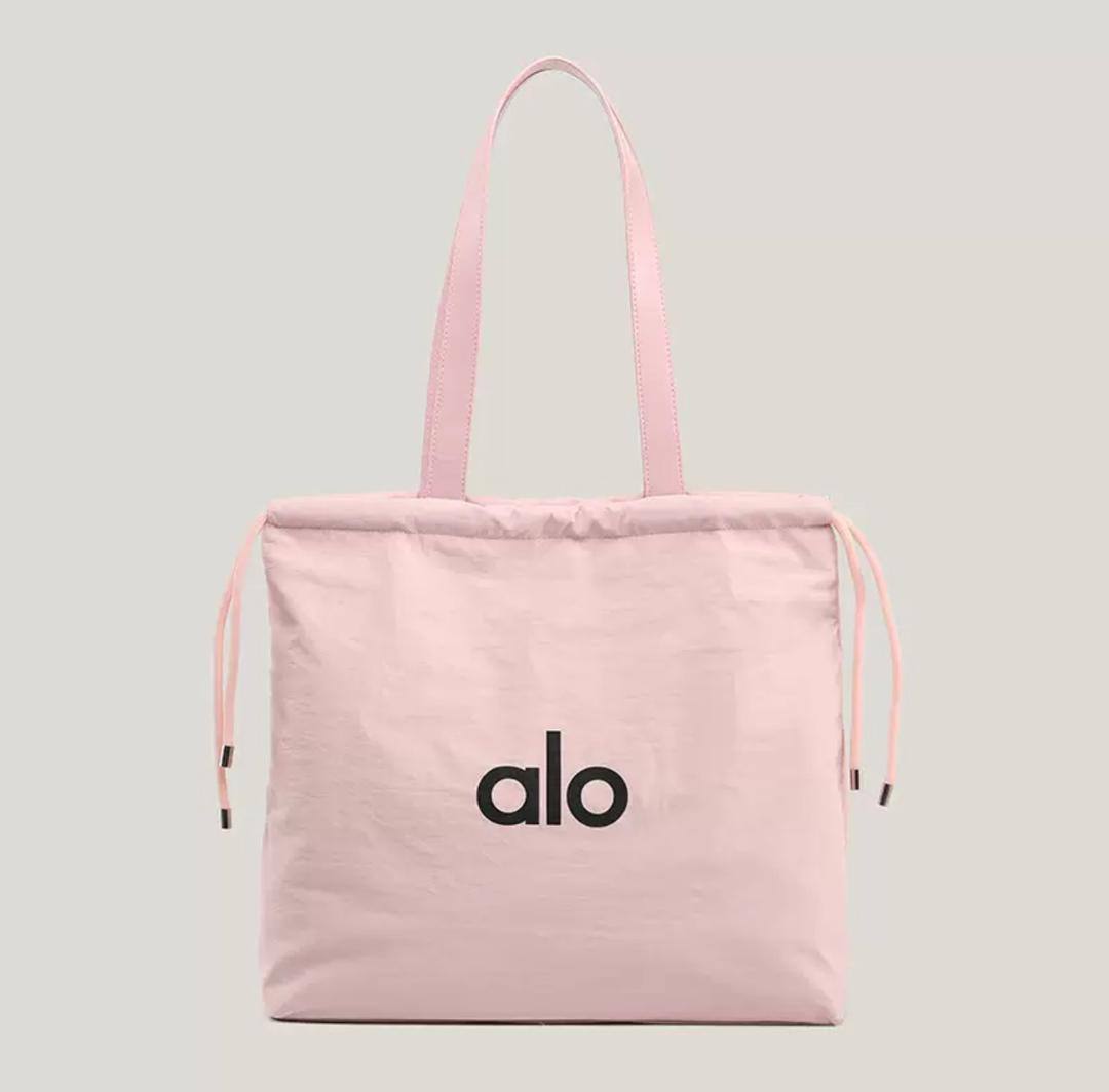 ALO
75 dhs🪙🖤 
high quality

Zain26
♥️♥️♥️