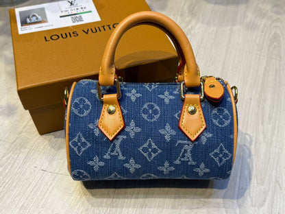 LV SPEEDY 

16cm 

with box
🎁🎁🎁

100 dhs✅

Zain44
♥️♥️♥️