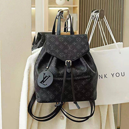 🎒 LV Christophet backpack 
 Good quality 
Size : 41 * 48 * 13 cm
85 dhs✅

Zain115
♥️♥️♥️