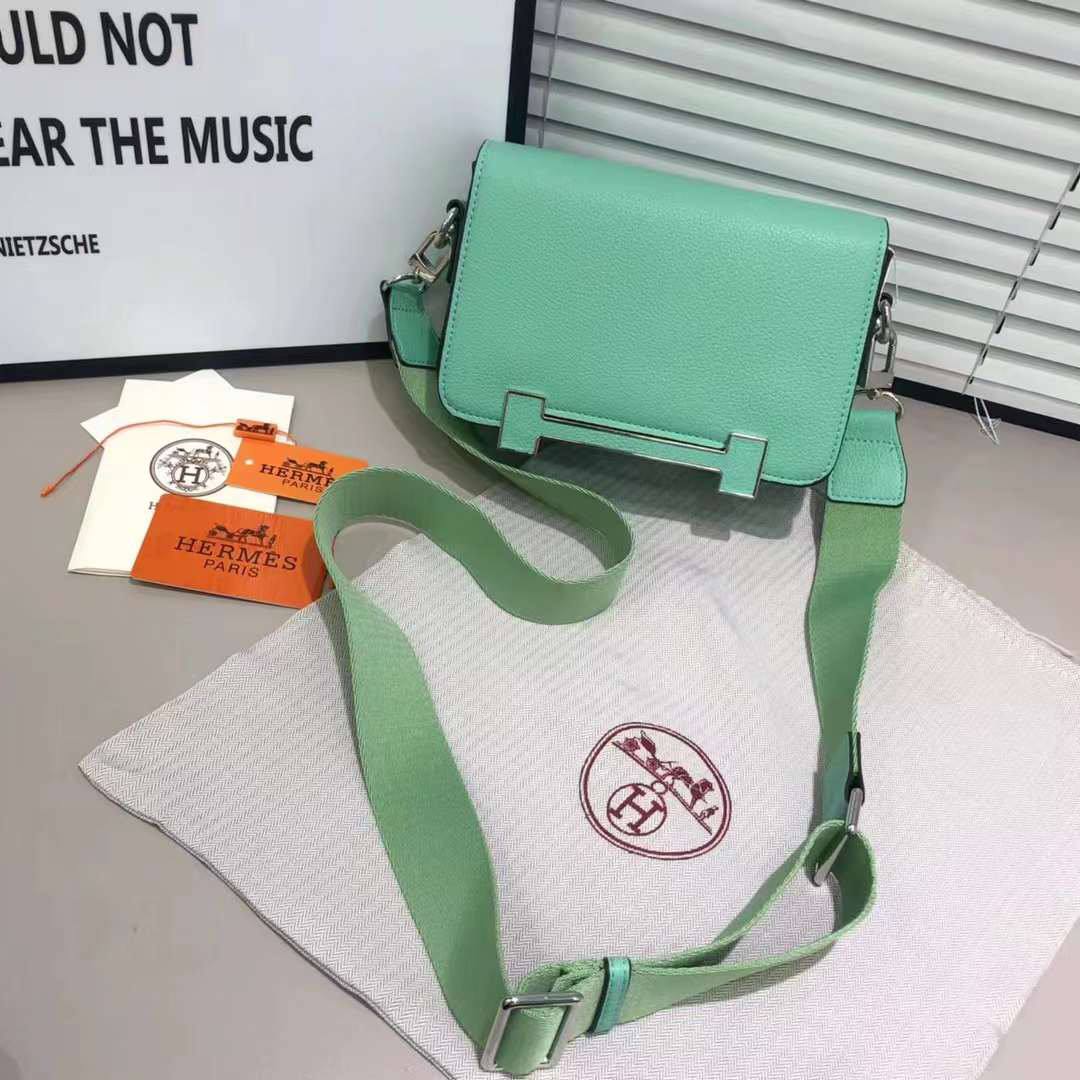 Hermes

115 dhs✅
with box🎁

Zain235
♥️♥️♥️