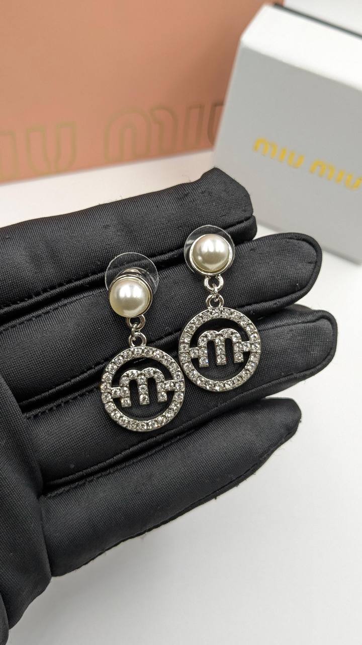 *Miu Miu* 
*Master Quality* 
*Earrings*

80 dhs🪙💚
 with Normal Box 🎁

Zain210
♥️♥️♥️