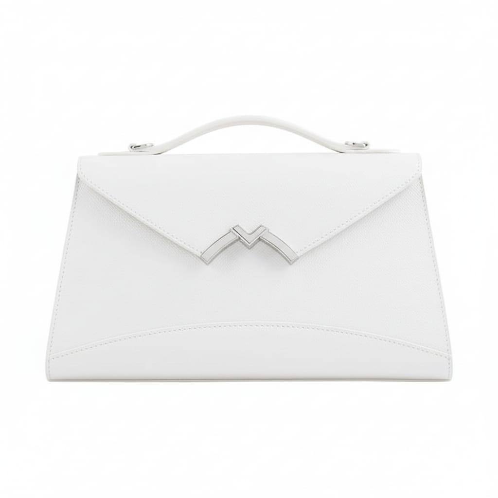 Moynat

90 dhs

with box
🎁🎁🎁

size 26×5×17cm

Zain213
♥️♥️♥️