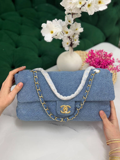 CHANEL✨
Size: 32Cm💥
Available original box 📦 
With full packing 🎀🎀
Super high quality 💥💥

For Price 👇 WhatsApp✅
0568585901 
0507557372
0552275751 Owner Zain 👌

Zain283
♥️♥️♥️