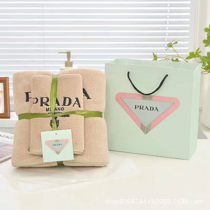Brand 
Towels  
Good quality 
2 set
With paper 💼 
45 dhs🪙💕

Zain99
♥️♥️♥️