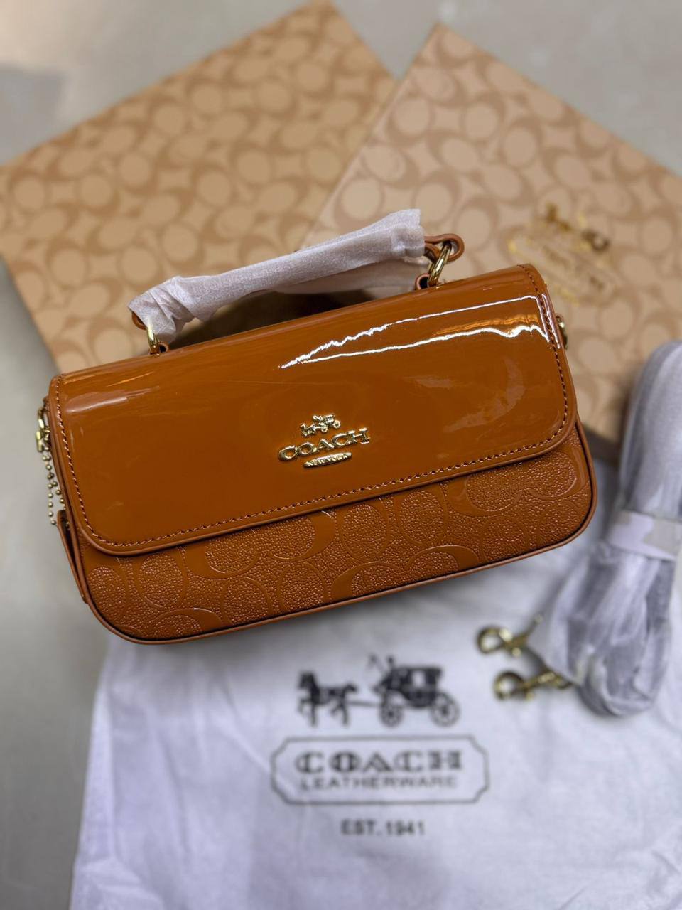💗 Coach Josie
1️⃣ First quality＋🎁
Size : 20 * 11 * 6 cm
75 dhs🪙🌨️
with box🎁

Zain115
♥️♥️♥️