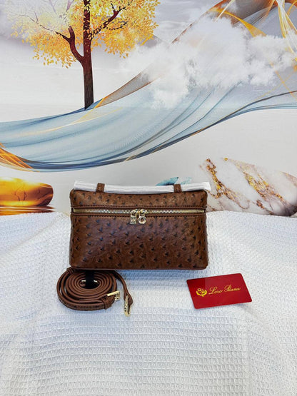 LORO PIANA
Best quality 
WITH BOX
80 dhs✅
size 19CM

Zain290
♥️♥️♥️