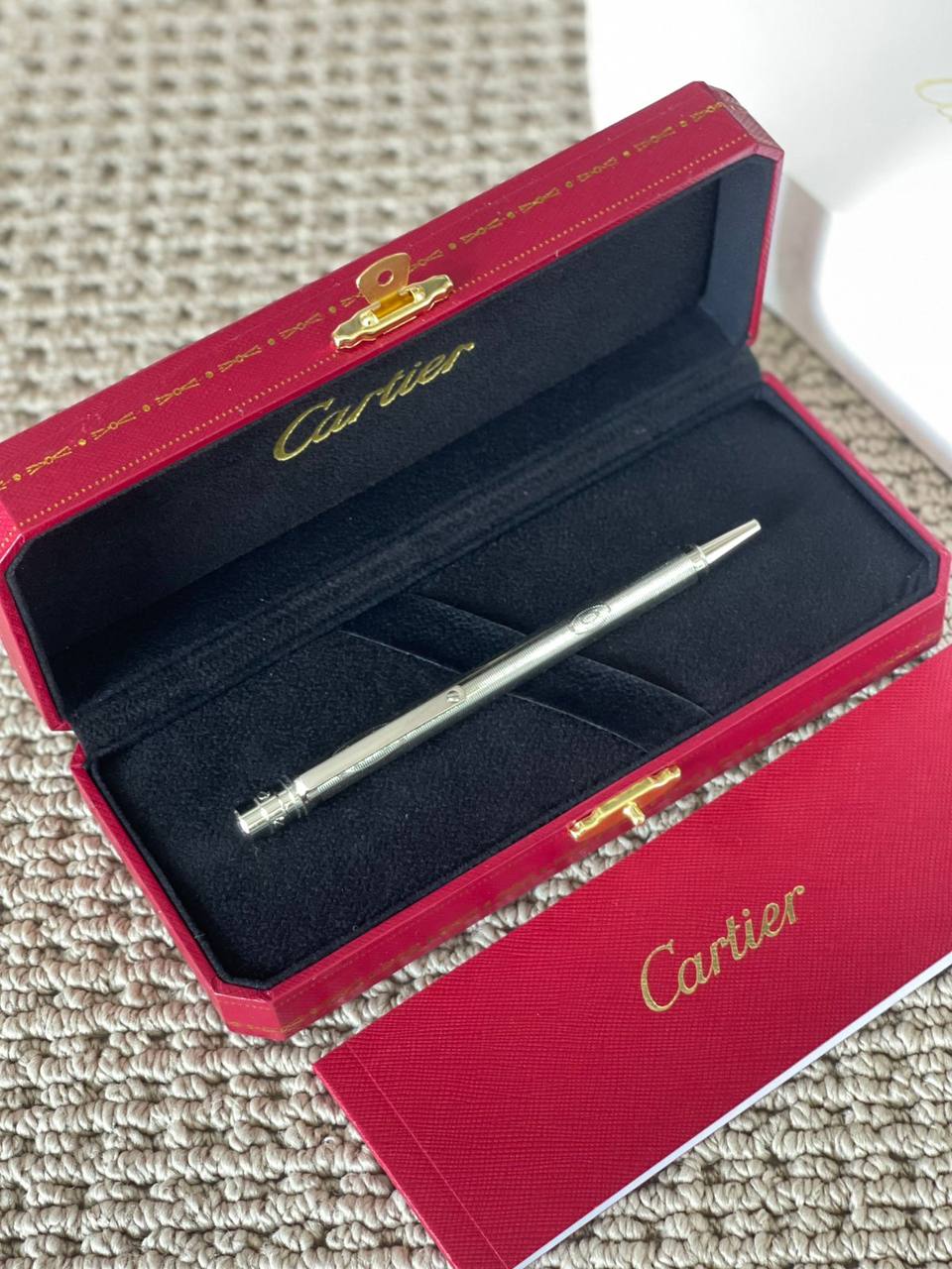 CARTIER
Pen ✍️*
*New Collection*
*Master Quality*
190 dhs✅

Zain179
♥️♥️♥️