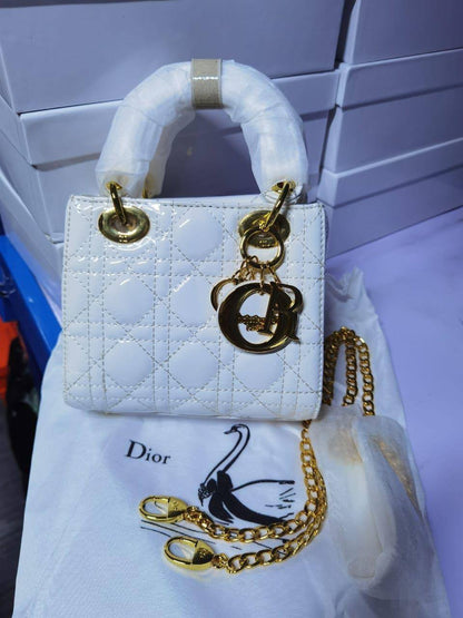 💎  Lady Dior
1⃣️ First quality +🎁
Size : 18 * 14 cm
90 dhs🪙🌨️

with box
🎁🎁🎁

Zain115
♥️♥️♥️