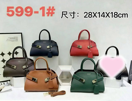 FERRAGAMO
GOOD QUALITY 
120 dhs✅

Zain39
♥️♥️♥️