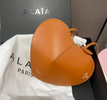Alaia
110 dhs✅
Best  quality

with box
🎁🎁🎁

Zain74
♥️♥️♥️