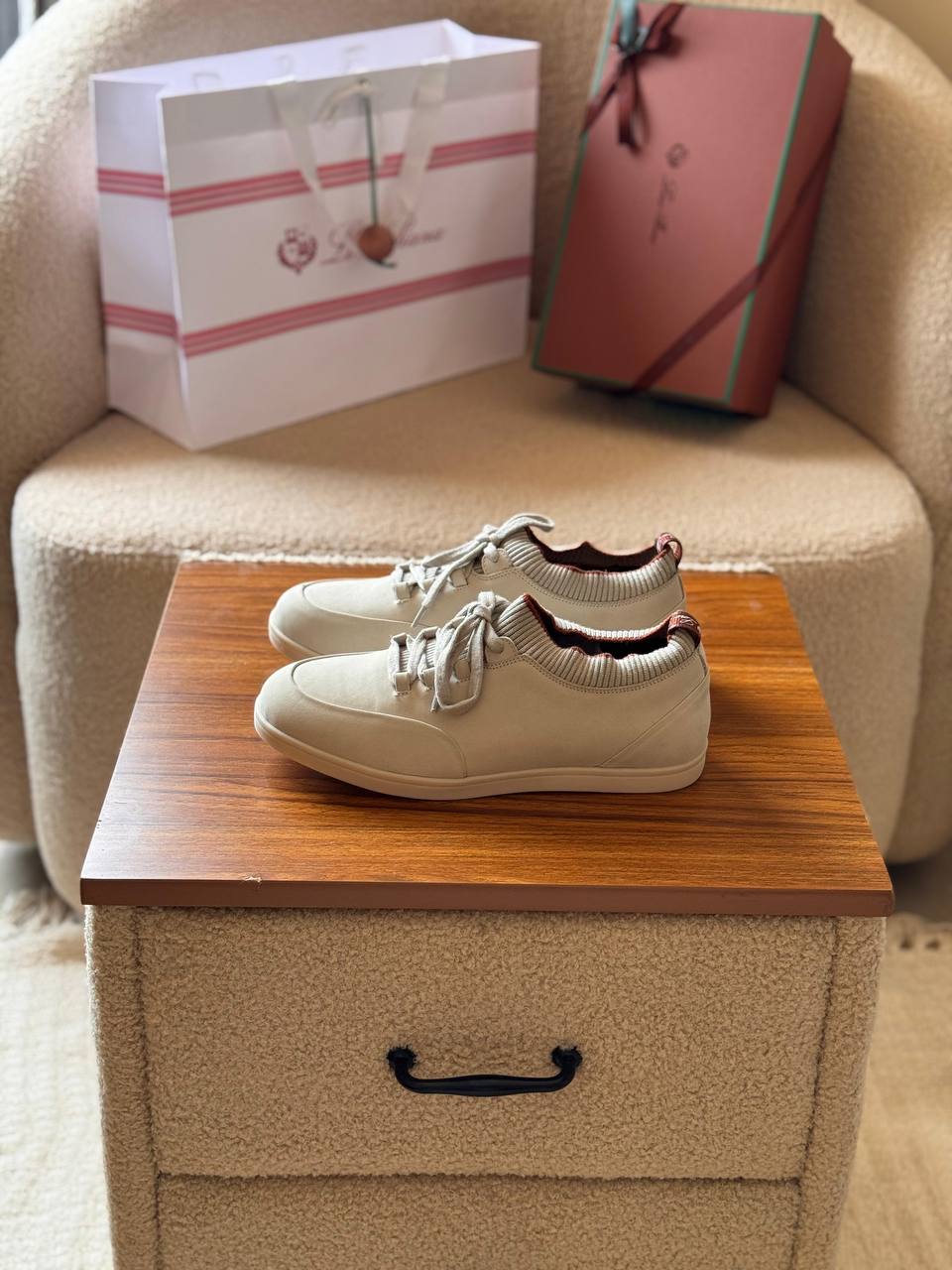 LORO PIANA
*360 LP*
*AAA QUALITY*
*size: 40 to 46 
450 dhs🪙💚

Zain185
♥️♥️♥️