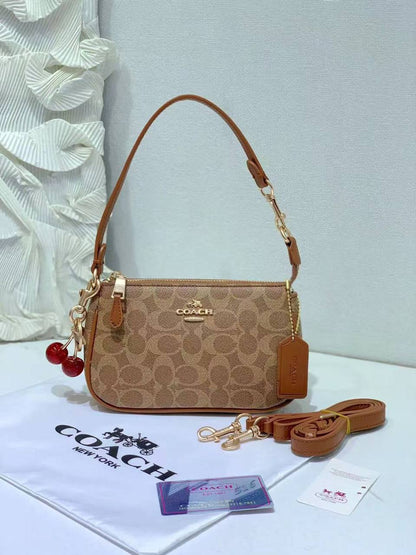 Coach 
good quality 
90 dhs✅
with box

Zain278
♥️♥️♥️