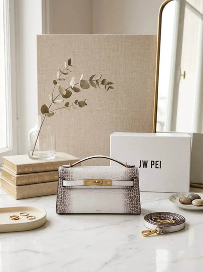 Valentino - JW PEI - BOTTEGA - D&G - PRADA - PATEK - Chanel - Fendi - Dior - MK - Loro Piana - LV - Aquazzura - Jimmy Choo - Christian Louboutin - Van Cleef - APM - Rolex - Cartier - Hermes - Gucci - Polene - ALO - Coach - Loewe - Adidas - Nike - YSL - QC