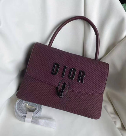 Dior
95 dhs✅

Zain143
♥️♥️♥️