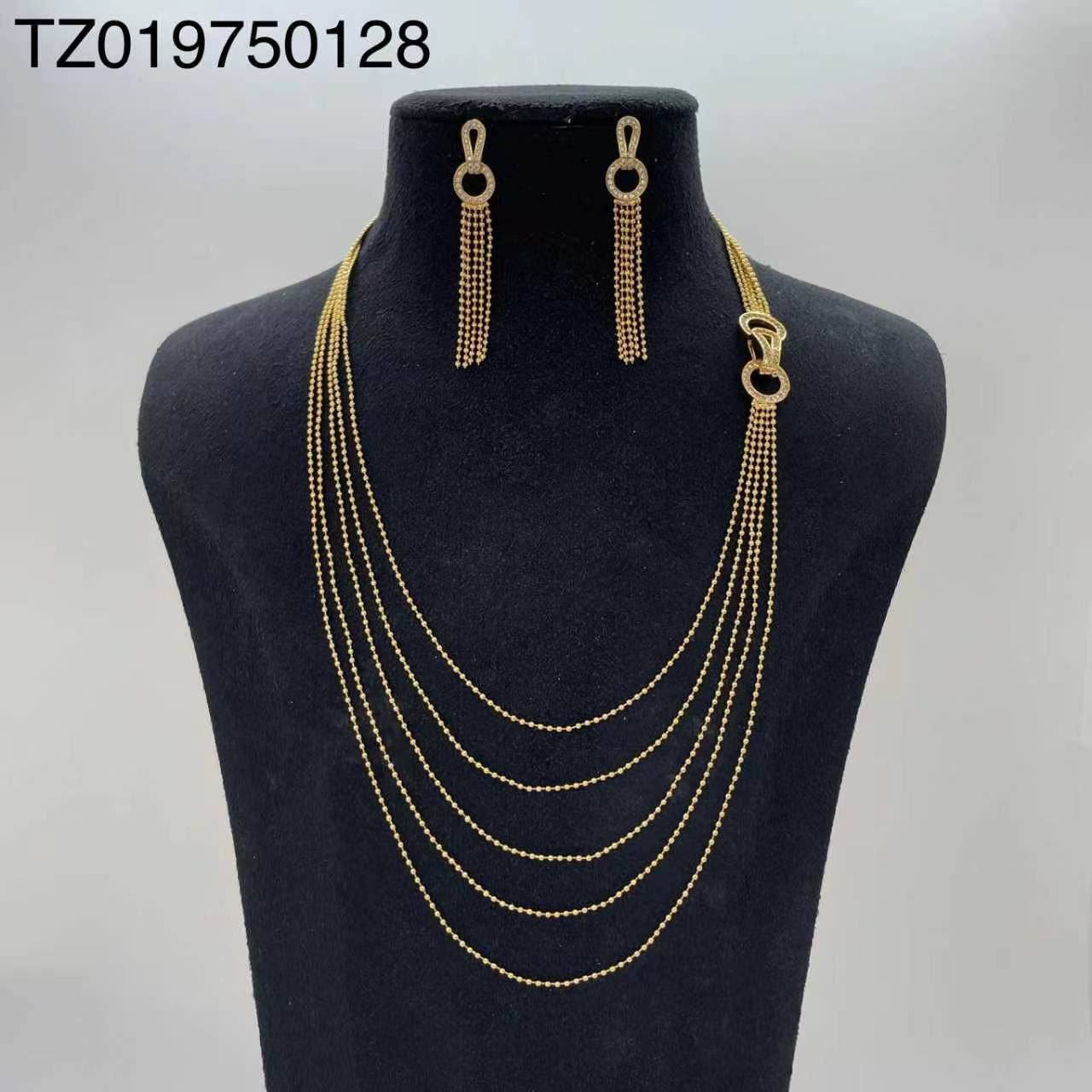 FRED and CHAUMET 
Necklace long 😍
Earring 🦋
good quality 💯
With normal boxes 🗃️ 
60 dhs✅

Zain216
♥️♥️♥️